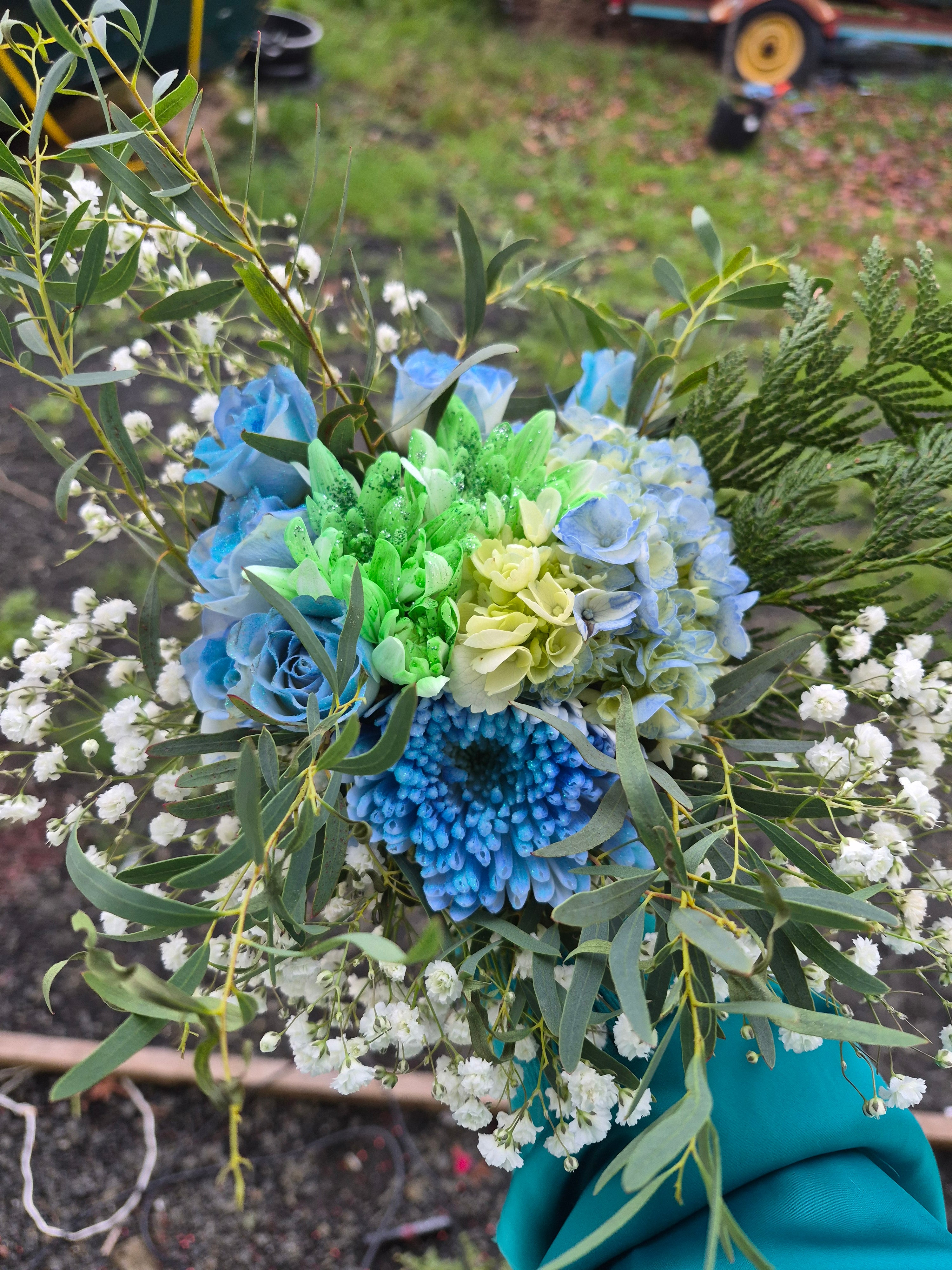 Small Traditional Wrapped bouquet